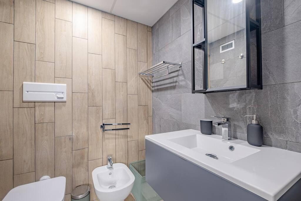 Modern Apartment At San Giovanni Rom Eksteriør billede